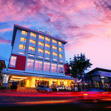Отель Grand Zuri Malioboro Джокьякарта Экстерьер фото