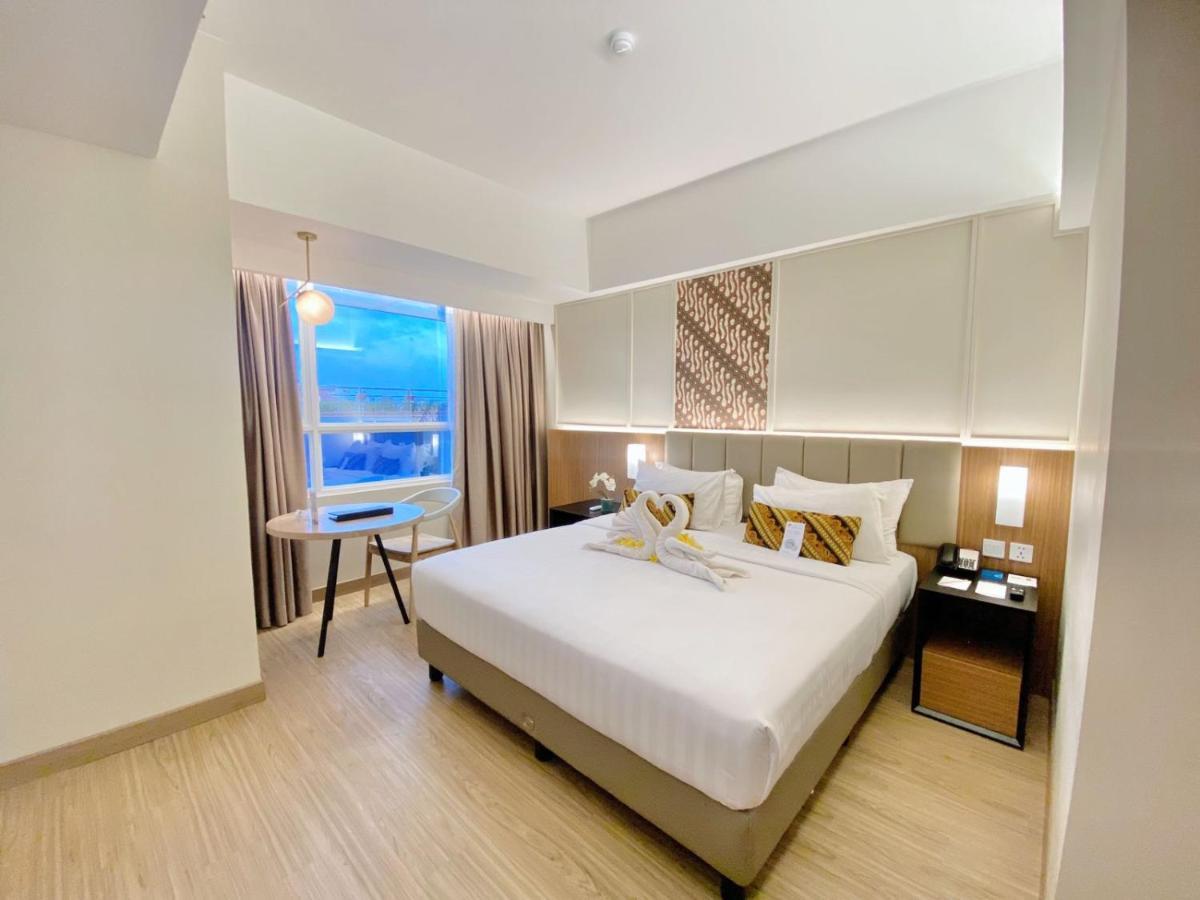Отель Grand Zuri Malioboro Джокьякарта Экстерьер фото